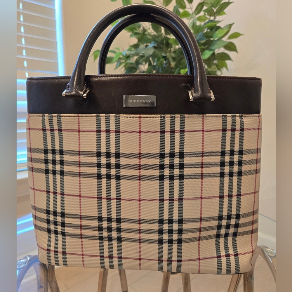 Burberry Nova Check Beige Multicolor Nova Check Canvas Leather  Size:  32x27x9cm